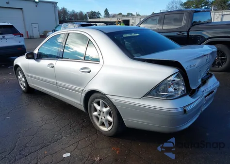 2003 Mercedes-Benz C 240 z USA, uszkodzony, nr VIN WDBRF61J53F391730